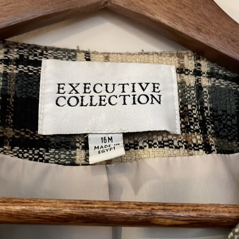 EXECUTIVE Collection Plaid Tan Black Grey Blazer - Picture 5 of 10